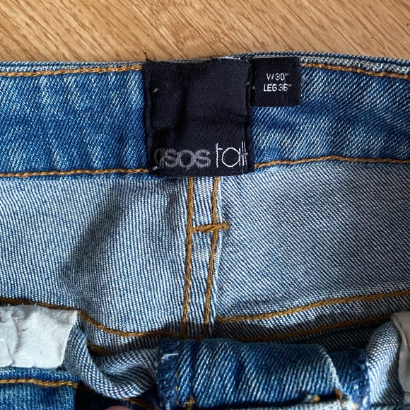 ASOS DESIGN slim distressed jeans in light blue - Picture 3 of 5